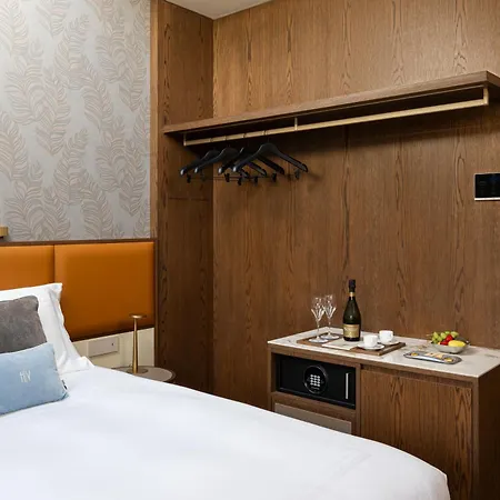 Grand Victoria Concept & Spa, By R Collection 5* メナッジョ